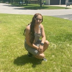 Meet your Posher, Monica